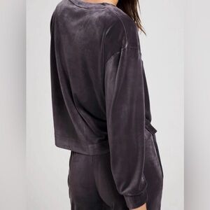 Soma Weekend Gray Velour V-neck Long Sleeve Cozy Pullover Top Size Small